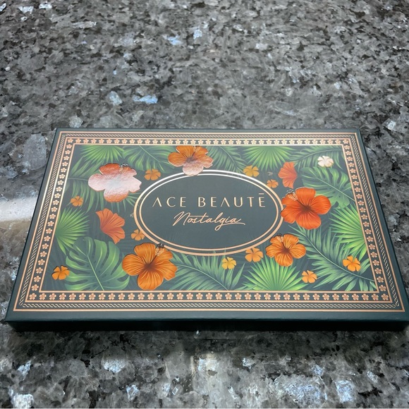Ace Beauté Nostalgia Palette / New in Box / Boutique - Picture 4 of 9